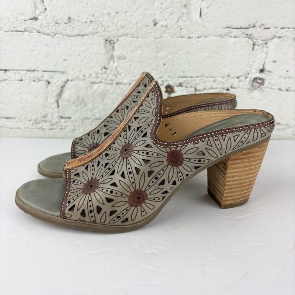 L’Artiste Habune Grey Flower Heel Slides